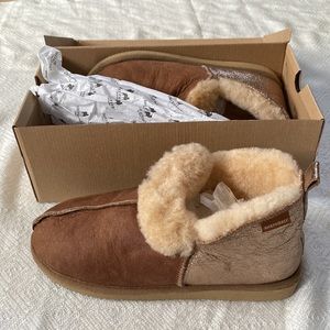 Gold Shepherd of Sweden sheepskin slippers